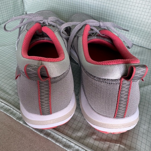 LL Bean athleisure tie runner, new - Picture 4 of 6
